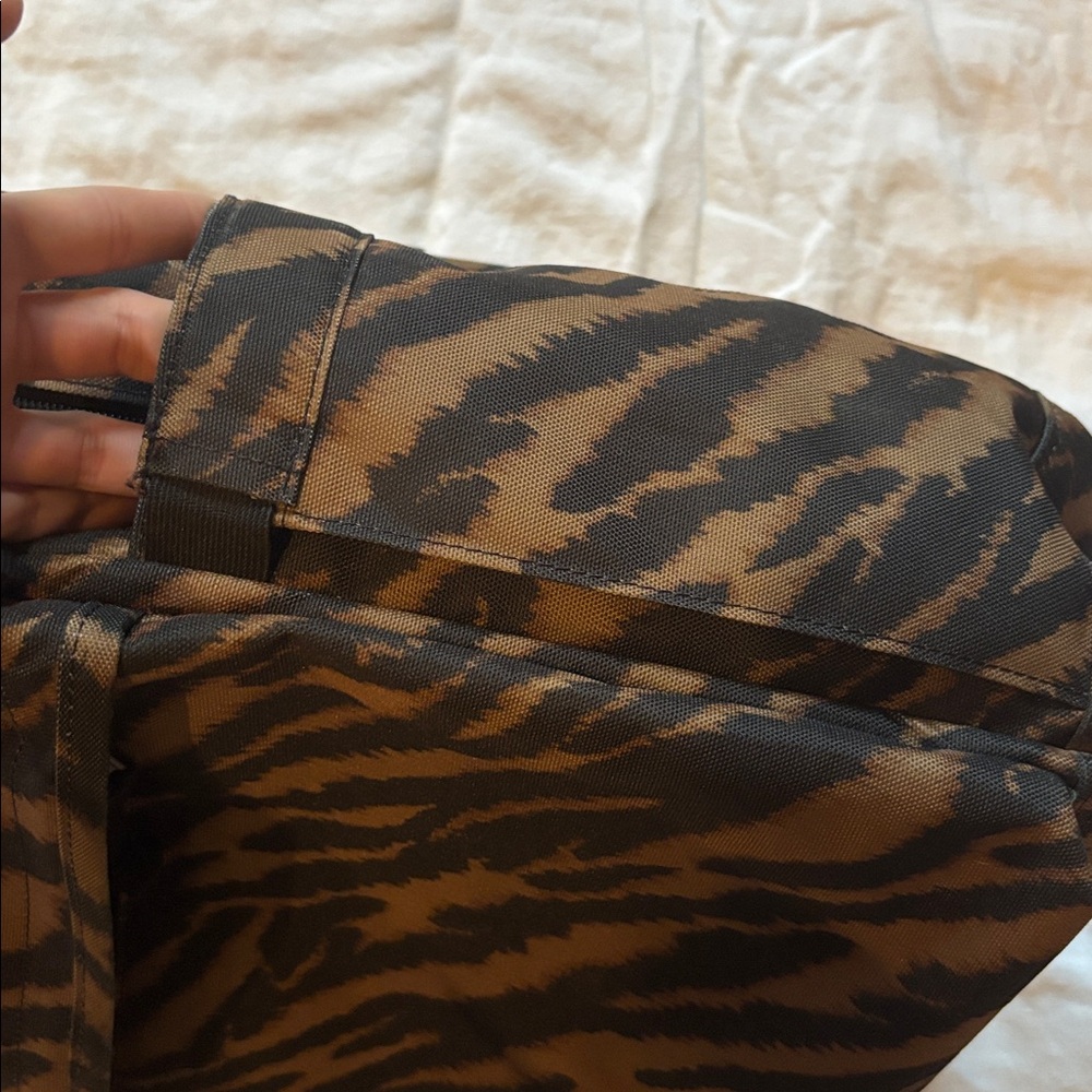 Levi's L-Pack Standard Issue Backpack in Brown Multi - Picture 4 of 6